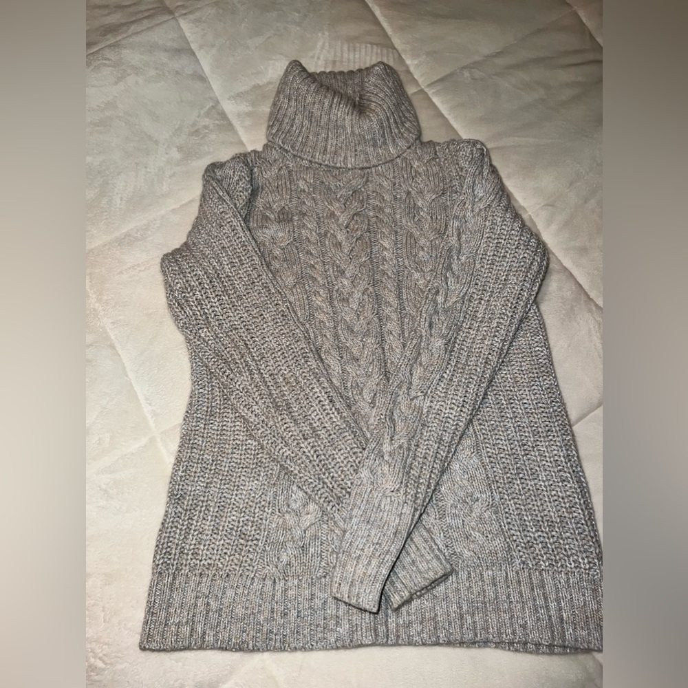 Thick Gap Turtleneck
